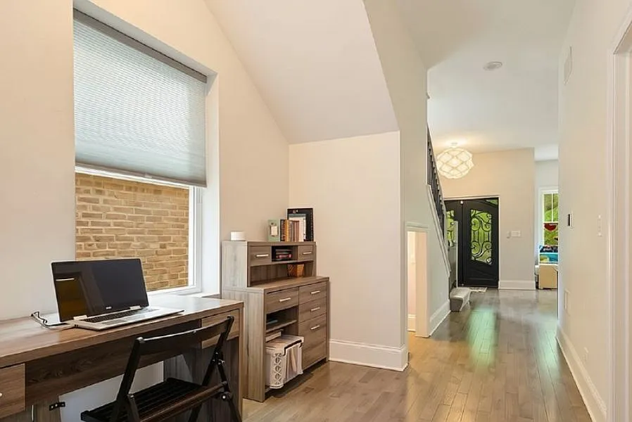 4 bed, 2238 sqft, $6,400 — Photo 4