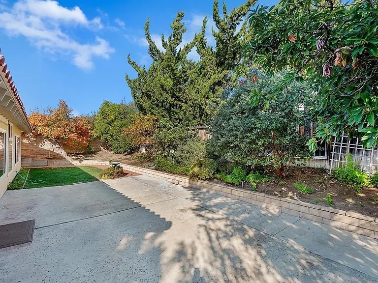 3086 Black Hills Ct — Photo 16