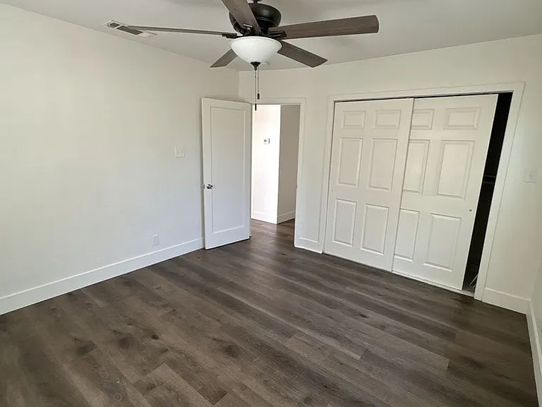 151 N Villa Ave — Photo 8