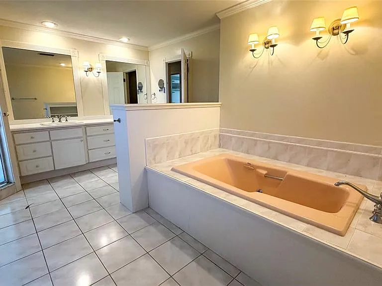 8445 Cessna Dr — Photo 49
