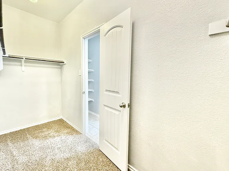 251 Cyrus St — Photo 18