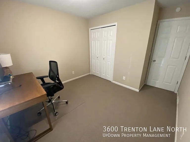 3600 Trenton Ln N — Photo 5