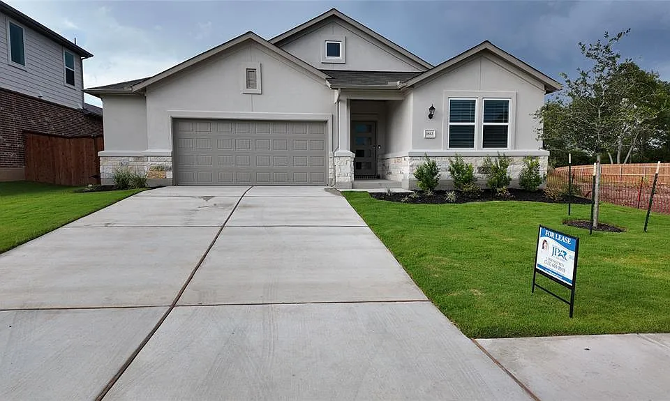 1812 Lorant Ln