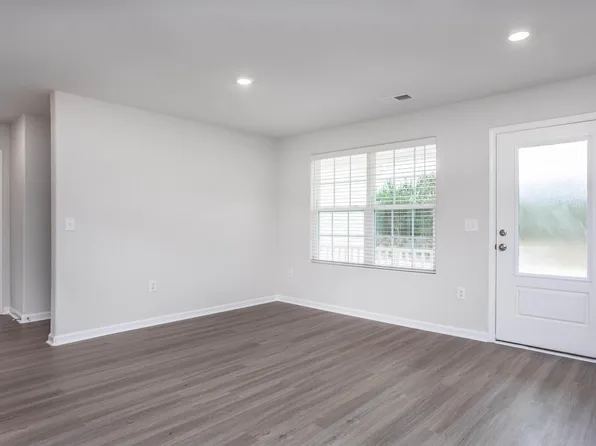 10725 Farmall Dr, Middlesex, NC 27557