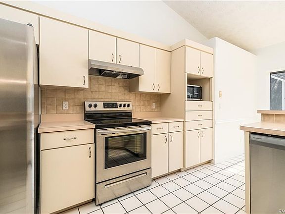 3rd image of 2210 W Sailors Haven Ct