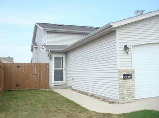 1010 37th Ave S, Moorhead, MN 56560