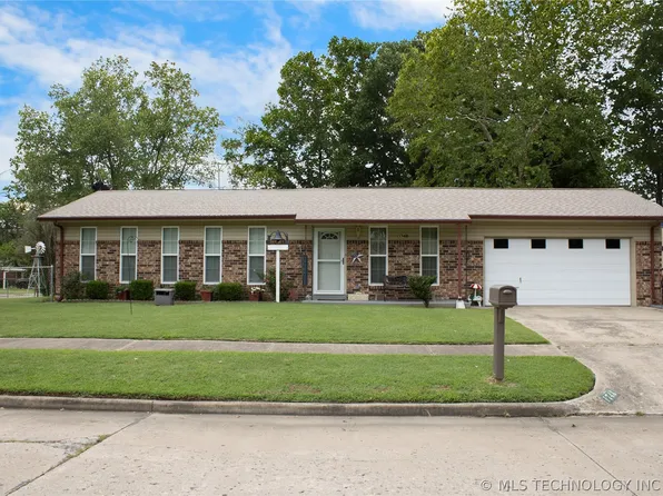 1748 Southridge Dr, Pryor, OK 74361