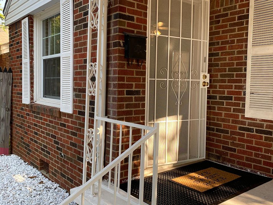 1st image of 2300 Hardin Dr