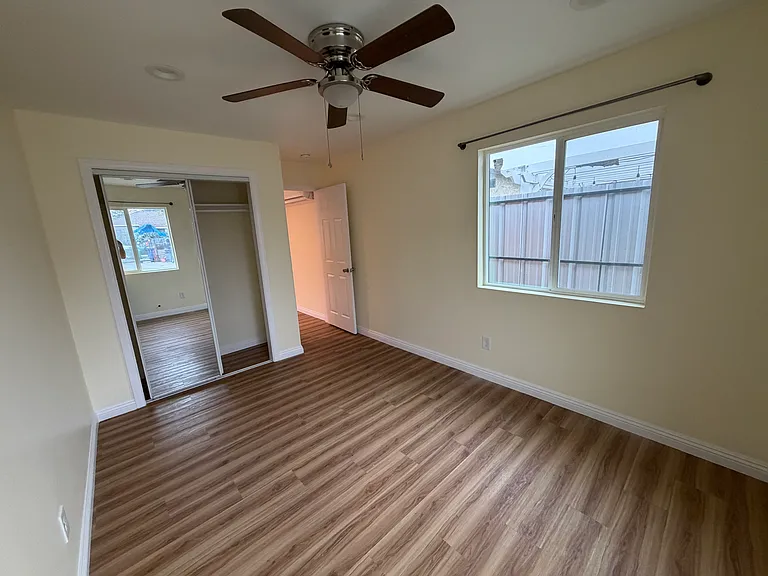 2134 E Shauer St — Photo 11
