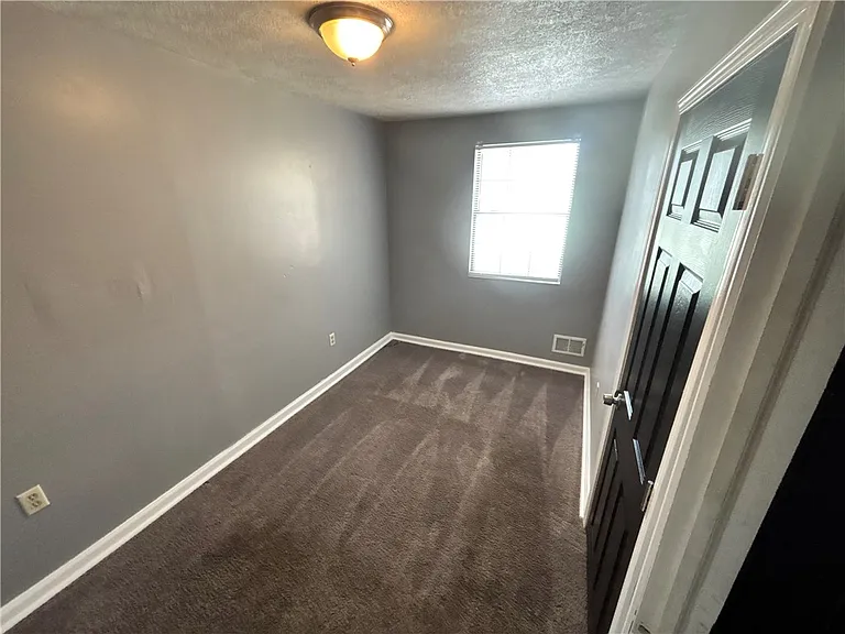 335 Cedarhurst St — Photo 24