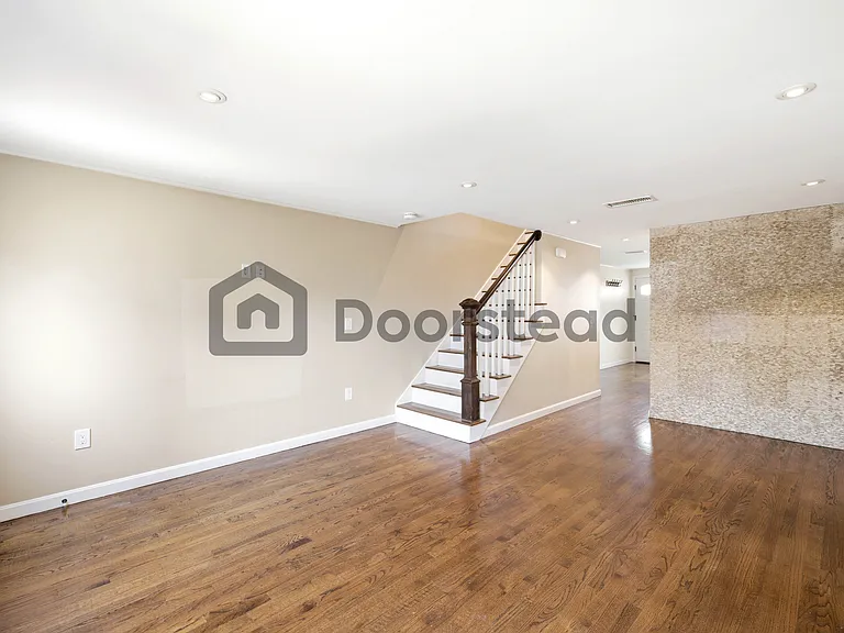 40 Brook St — Photo 9