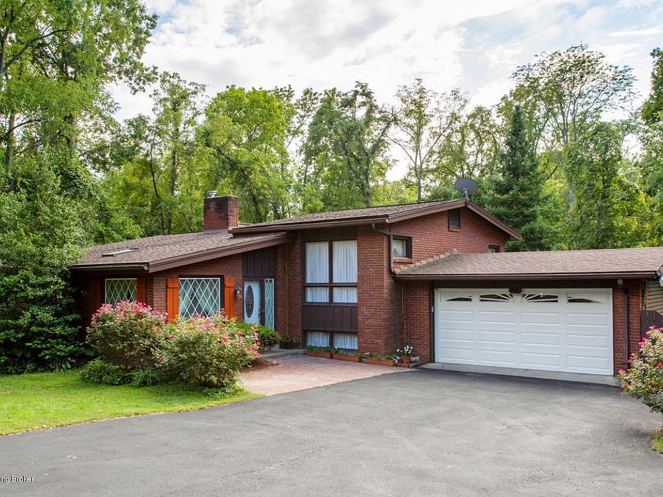 500 N Hubbards Ln-1