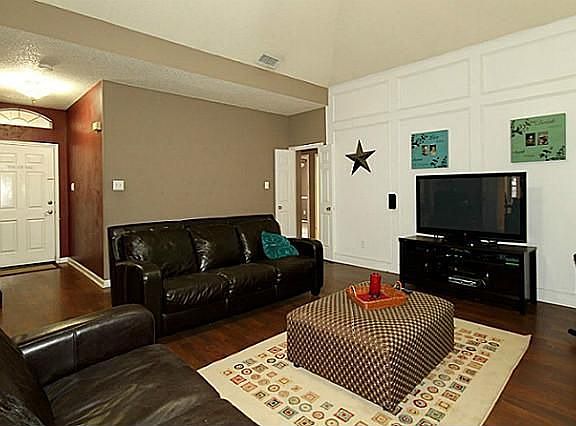 5th image of 910 Gwinnett Cir