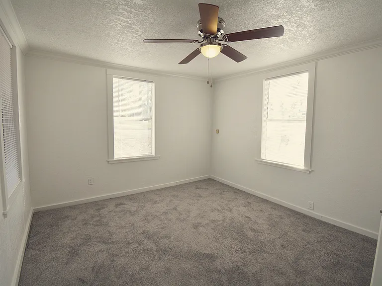 514 W Jefferson St — Photo 3