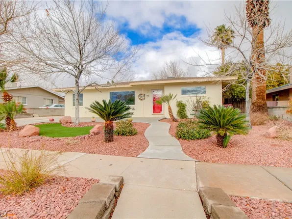 724 7th St, Boulder, NV 89005