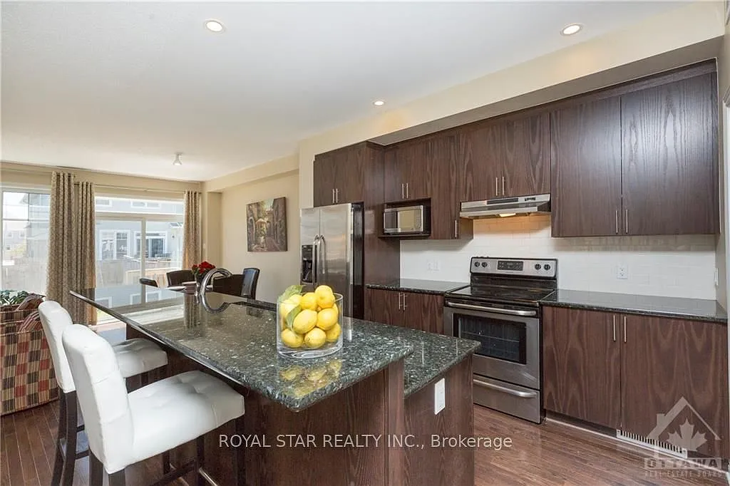3 bed, $2,850 — Photo 3