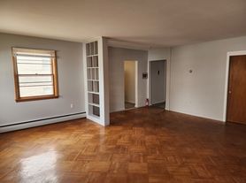 94 S Hamilton St, Poughkeepsie, NY