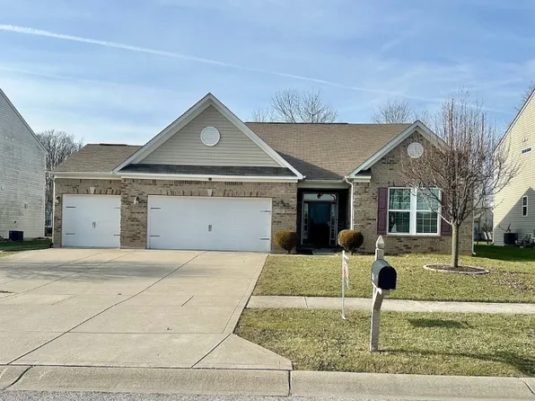 1566 Valdarno Dr, Greenwood, IN 46143