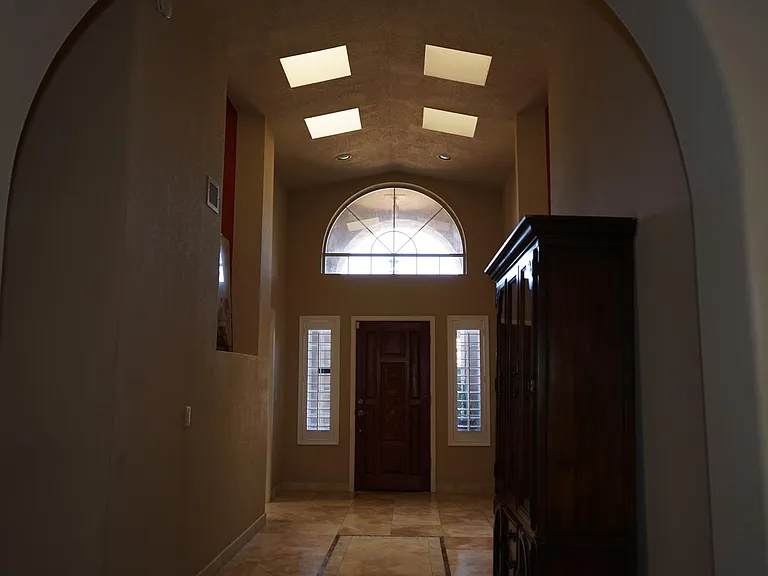 5801 W Linda Ln — Photo 2
