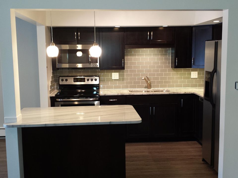1st image of 803 S Dwyer Ave