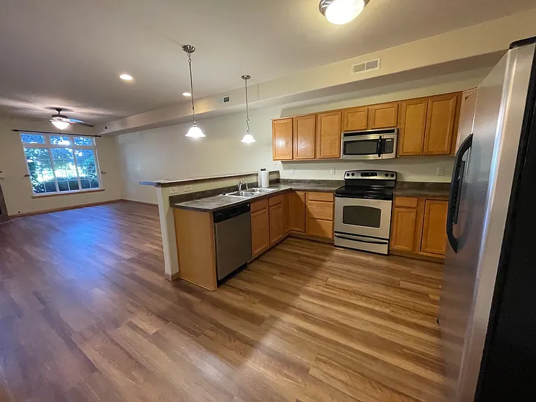 217 Brentwood Dr — Photo 5