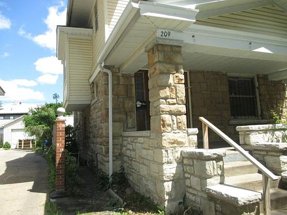 2nd image of 209 Jackson Ave