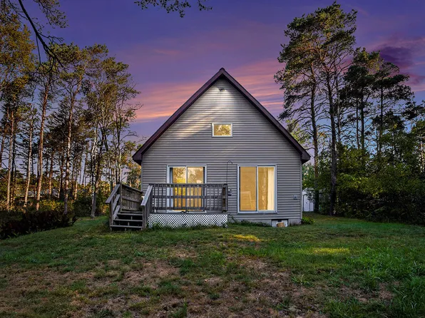 5909 W Deren Rd, Ludington, MI 49431