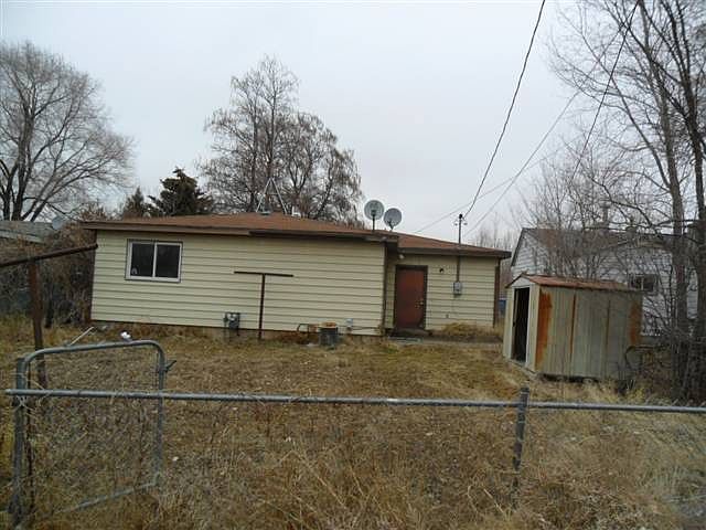 2nd image of 415 W Avenue F
