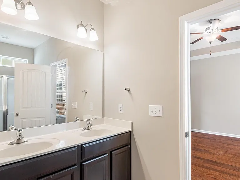 738 Keystone Park Dr — Photo 11