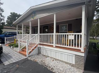 511 Maple Dr, Green Lane, PA 18054