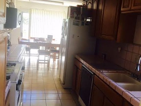 4th image of 658 Lidford Ave