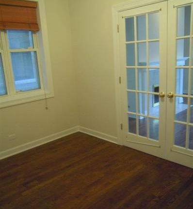 3rd image of 2339 W Montrose Ave