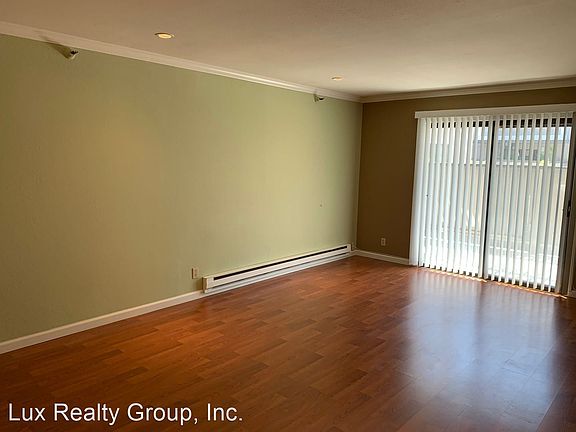 3rd image of 240 N Bayshore Blvd APT 117