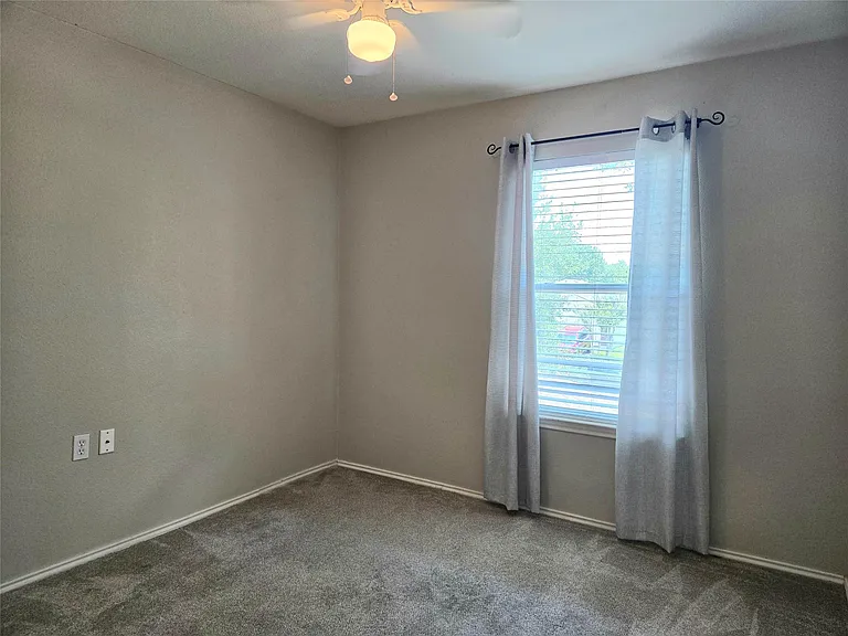809 Sheraton Ave — Photo 20