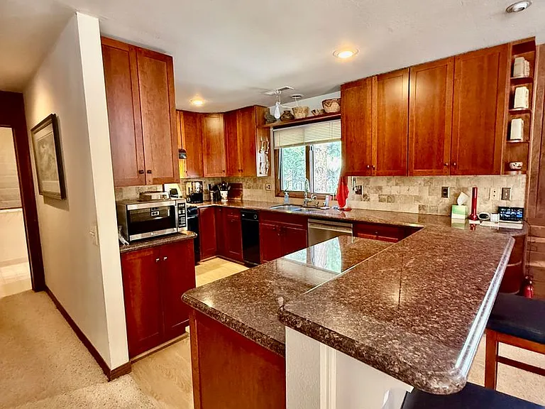 406 Monterey Pl — Photo 13