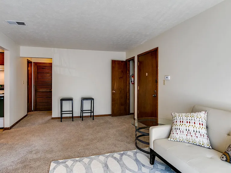 1119 Laramie St — Photo 5