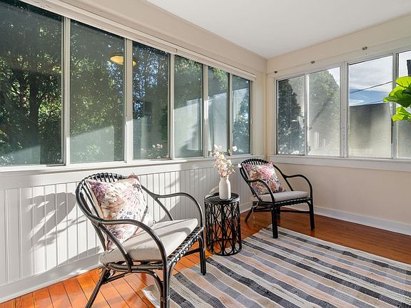 4th image of 31 Rockmont Rd