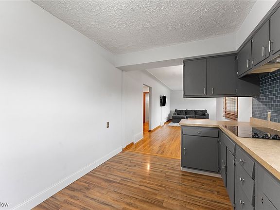 5th image of 214 Morris Ave