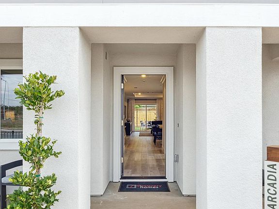 2684 Wesley Way Entrance