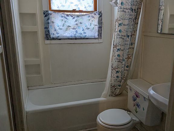 5th image of 1223 Jefferson St