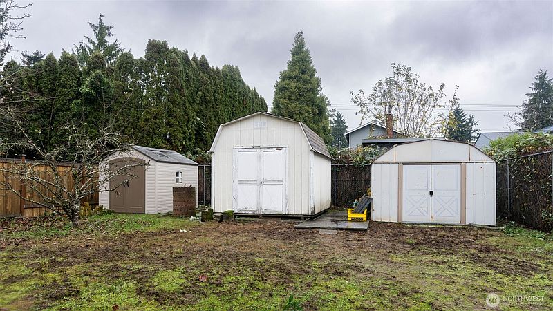3rd image of 928 N 98th Street