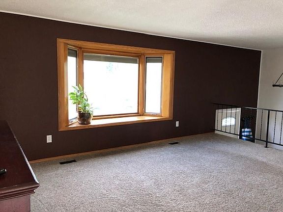 3rd image of 3461 Windmill Cir