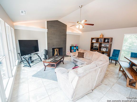 5th image of 9214 Fallworth St