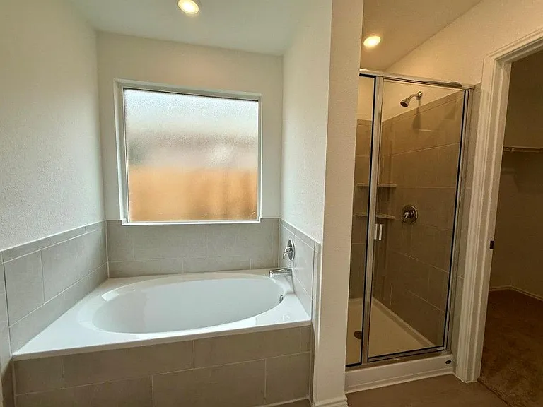 106 Camargue Dr — Photo 9