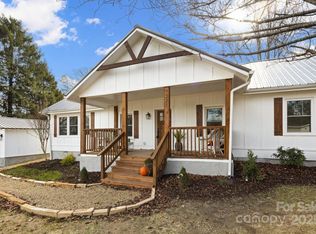 227 Ashmore Ave, Hendersonville, NC 28791