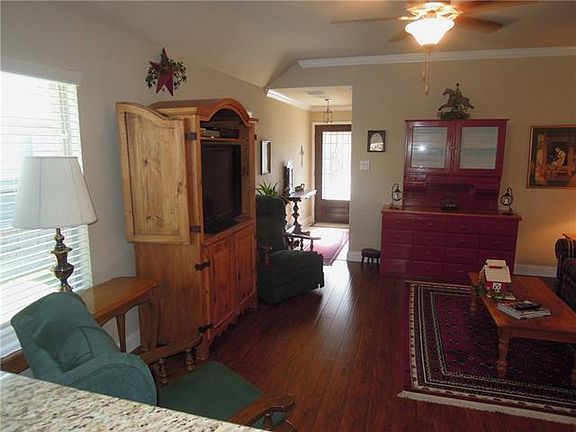 3rd image of 12261 Walden Wood Dr