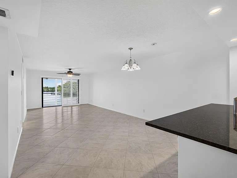 313 Lake Cir #311 — Photo 11
