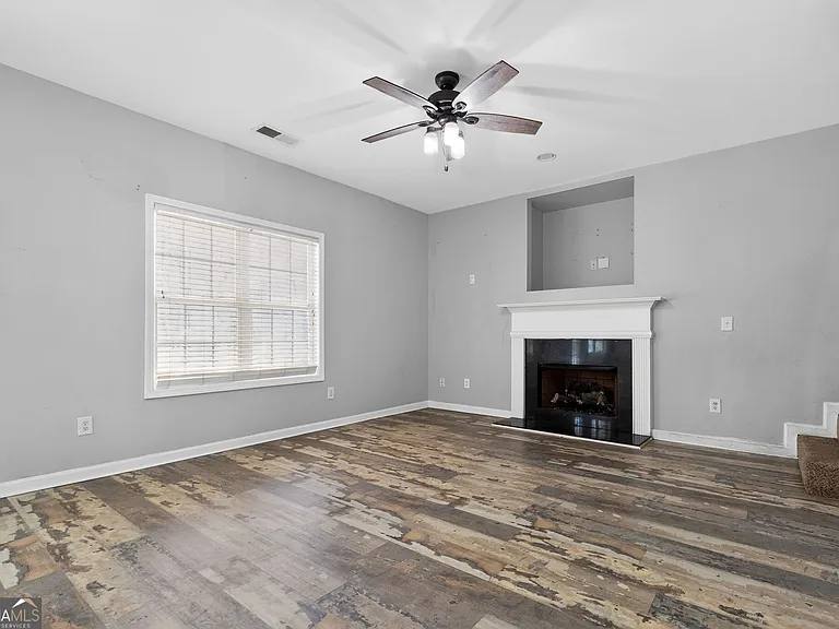 1136 Mason Lee Ave — Photo 10