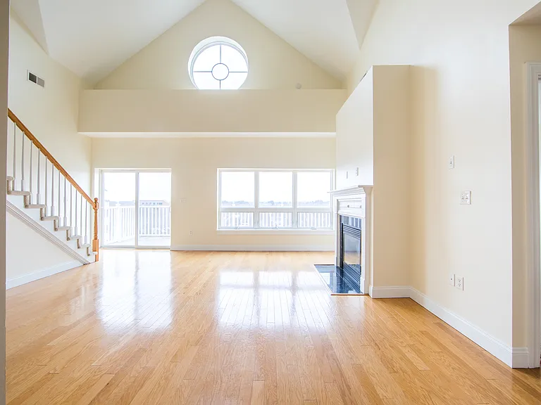 Grandview Apartments — Photo 10