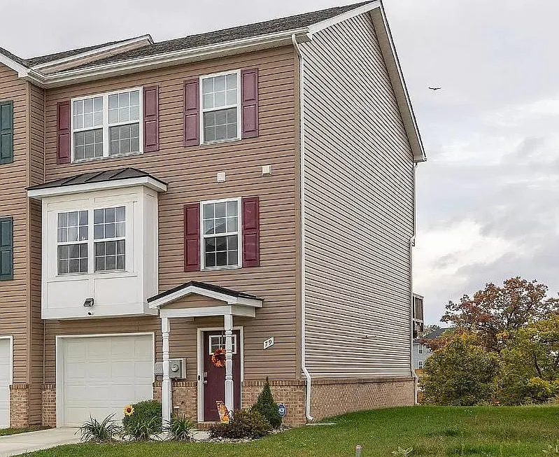 79 Moses Dr